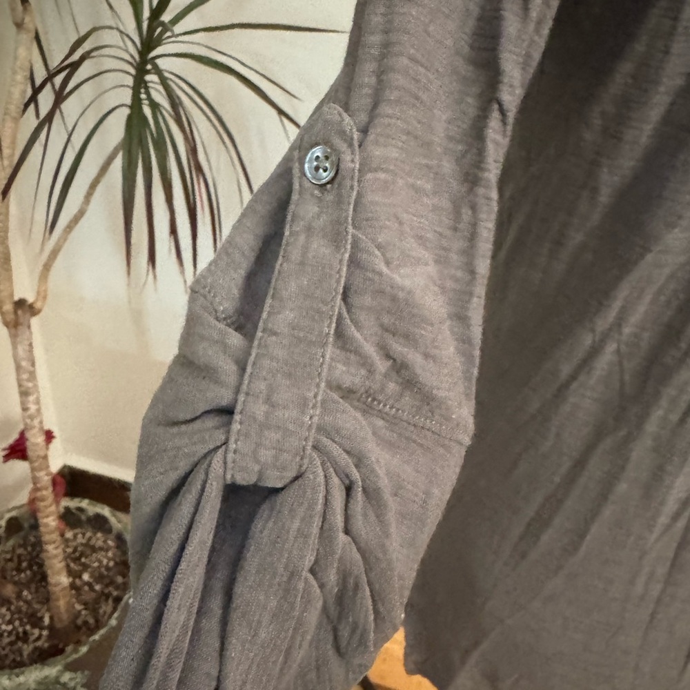 James Perse Charcoal Button-Down Shirt with 3/4 length sleeves - Picture 4 of 7